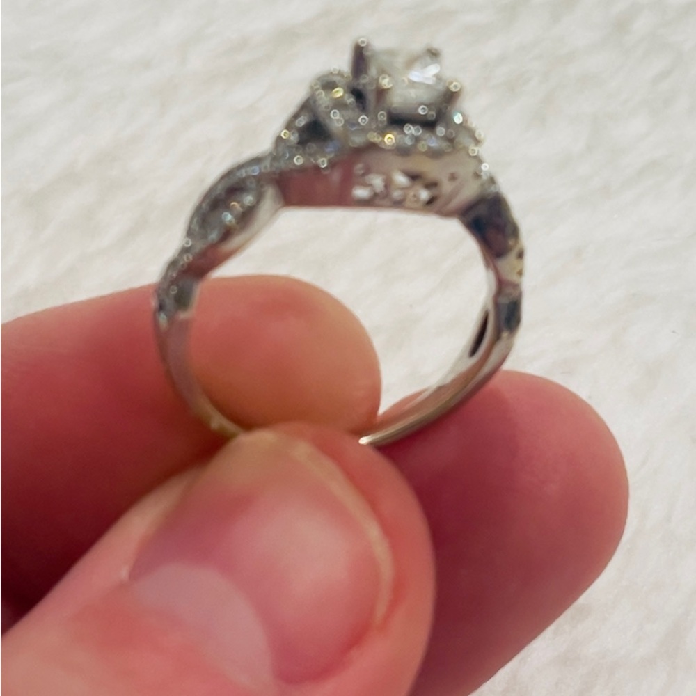 14kt White Gold Diamond Bridal Set - Picture 5 of 11